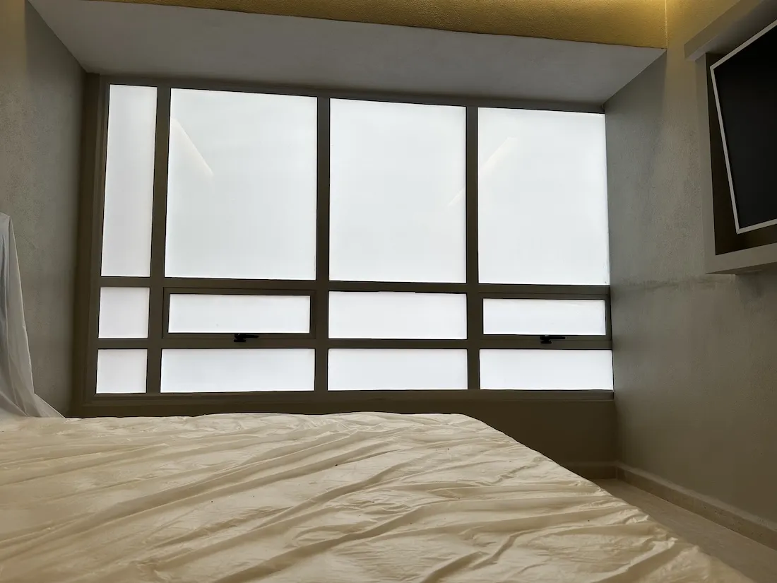 Smart Film después: transparencia instantánea en modo encendido