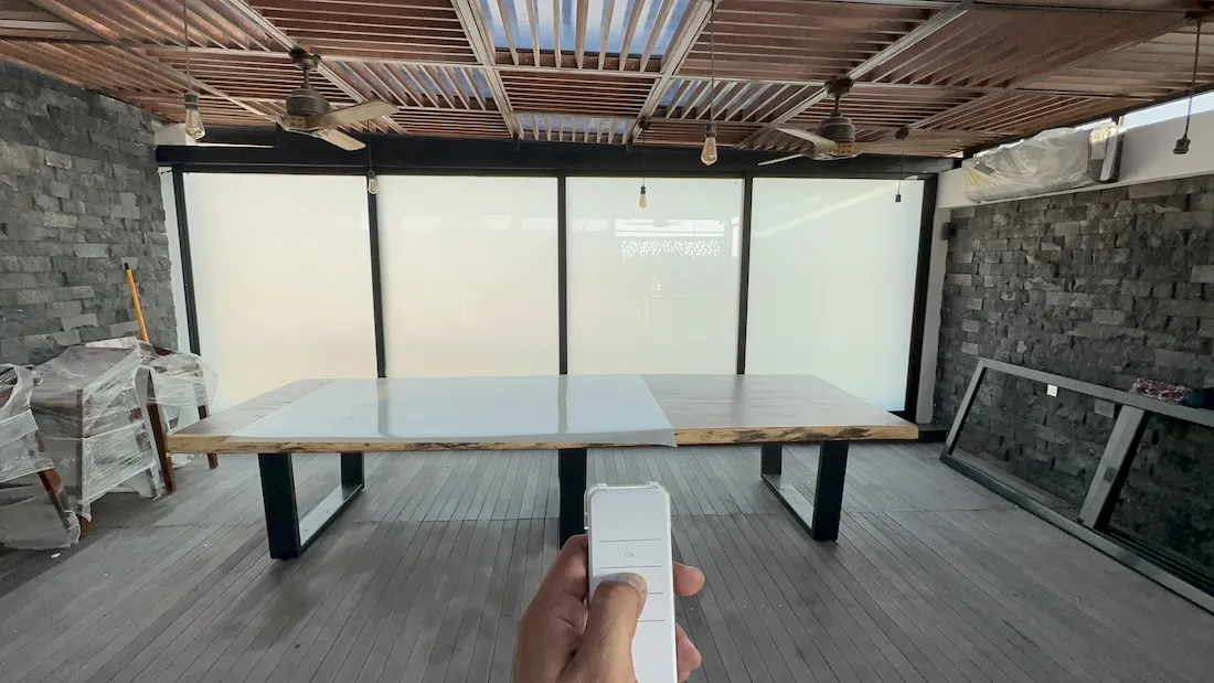 Smart Film después: vidrio transparente