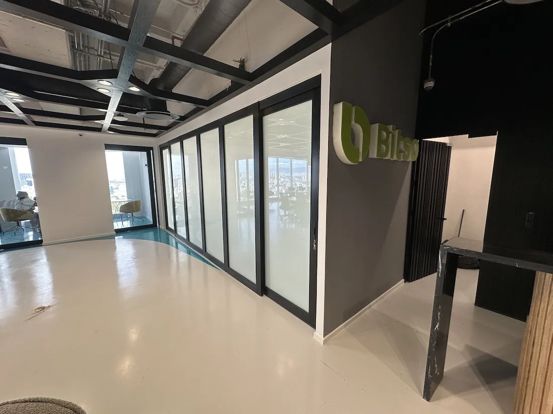 Proyecto Proyecto Bitso Torre Diana Sala Juntas Principal - Smart Film (PDLC) - Foto 8