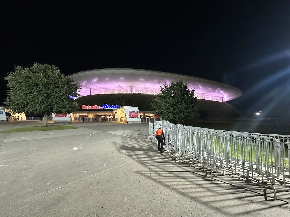 Proyecto Proyecto Direccion General Estadio Akron Puerta Automatica - Smart Film (PDLC) - Foto 16