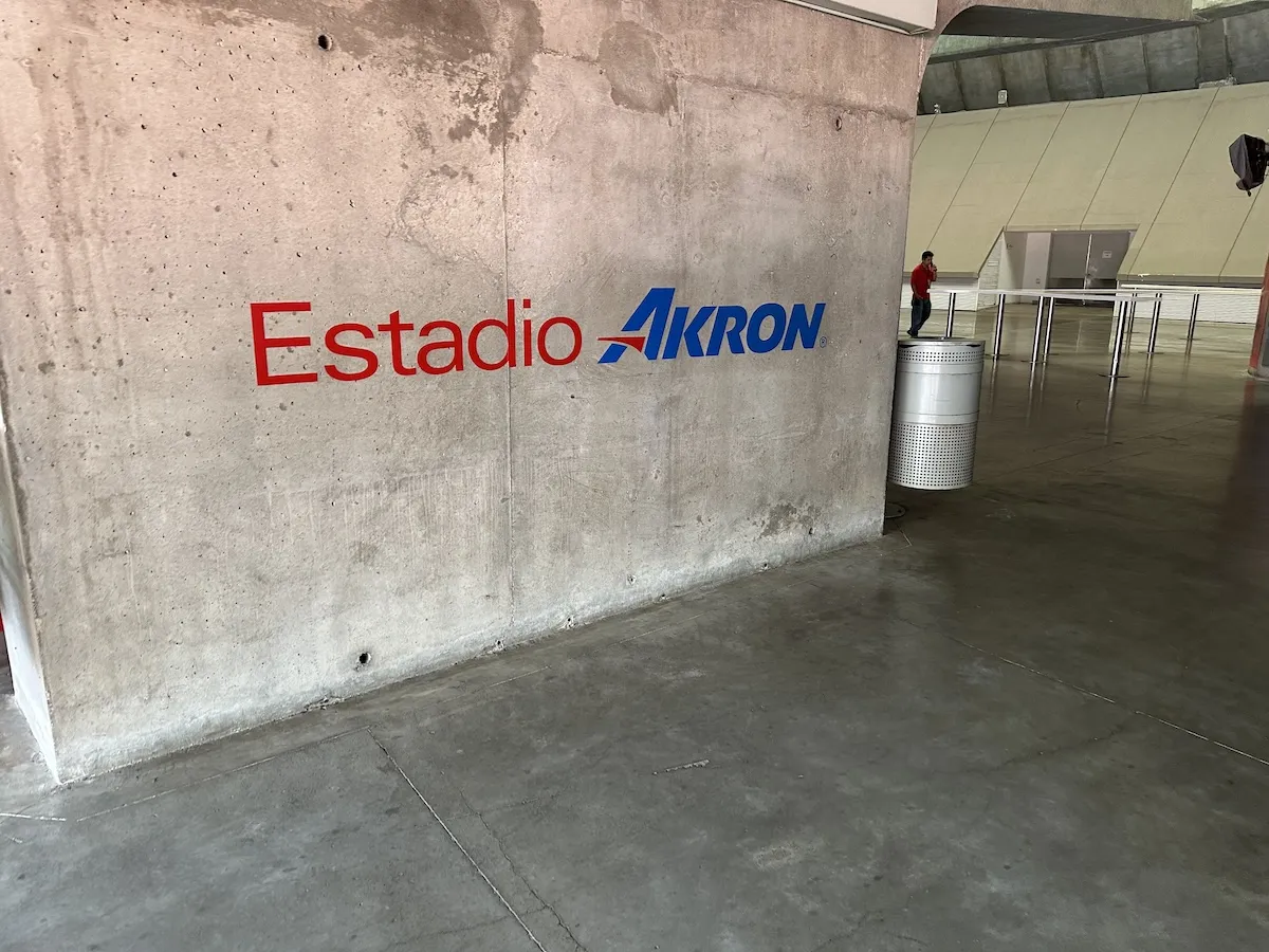 Proyecto Proyecto Direccion General Estadio Akron Puerta Automatica - Smart Film (PDLC) - Foto 4