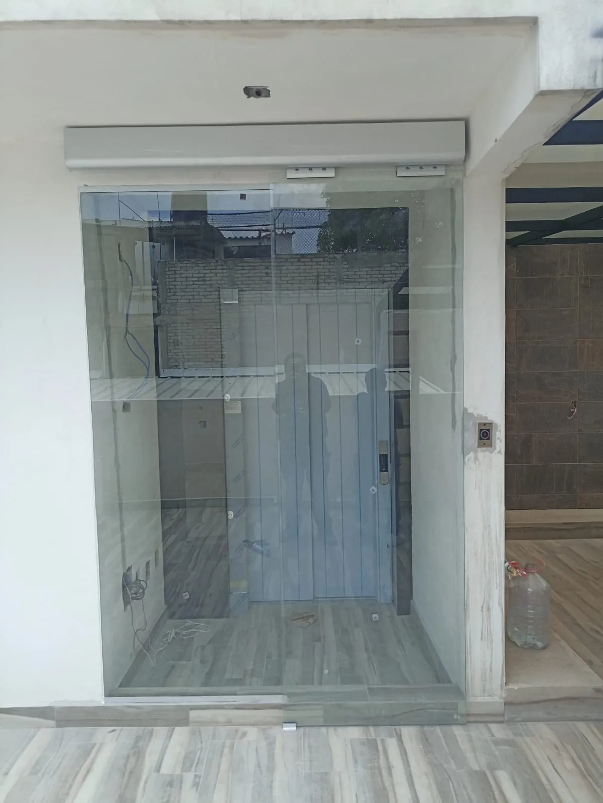 Proyecto Proyecto Elevador Residencial Puerta Automatica - Smart Film (PDLC) - Foto 2