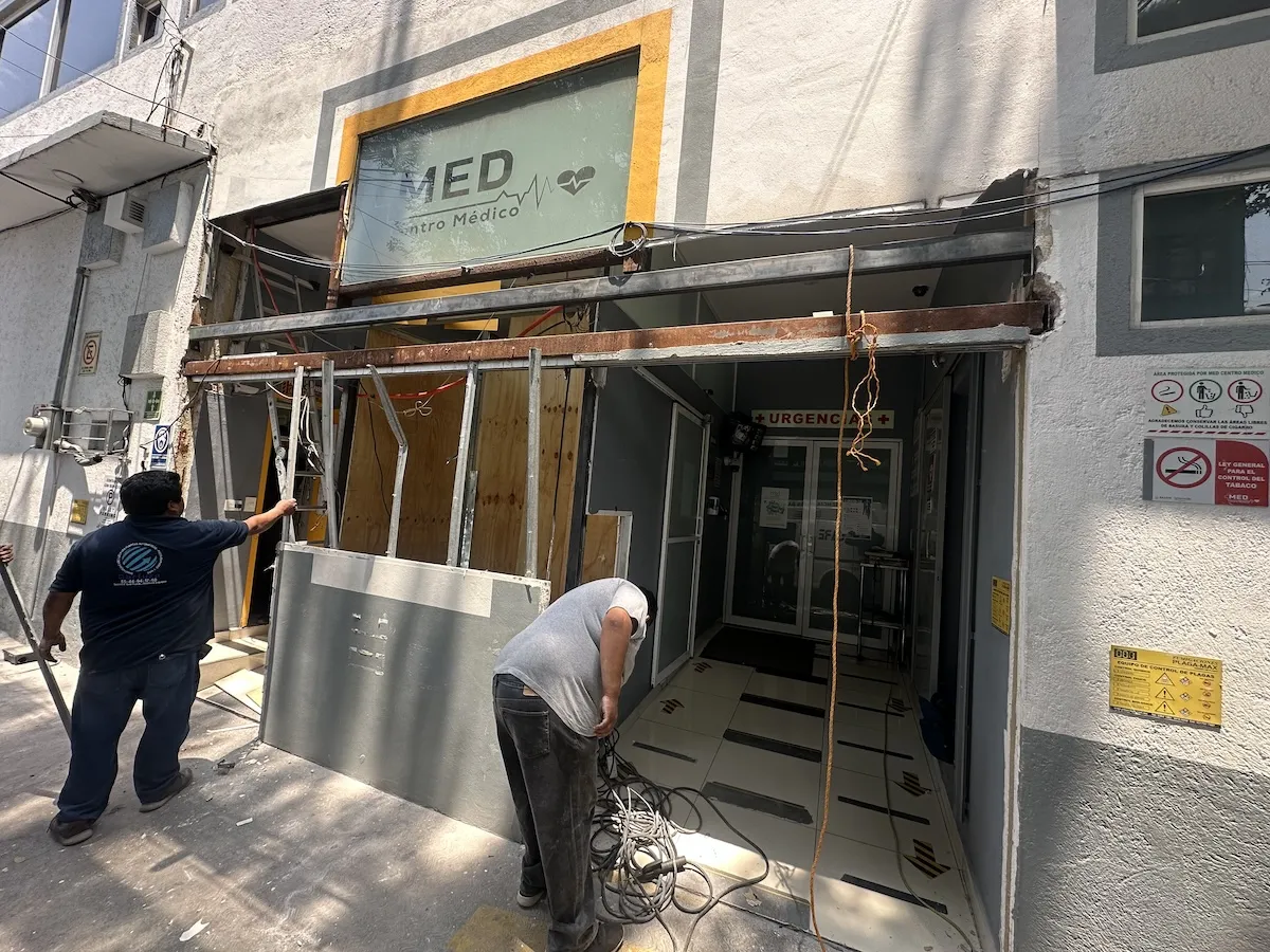 Proyecto Proyecto Fachada Med Centro Medico Puerta Automatica - Smart Film (PDLC) - Foto 11