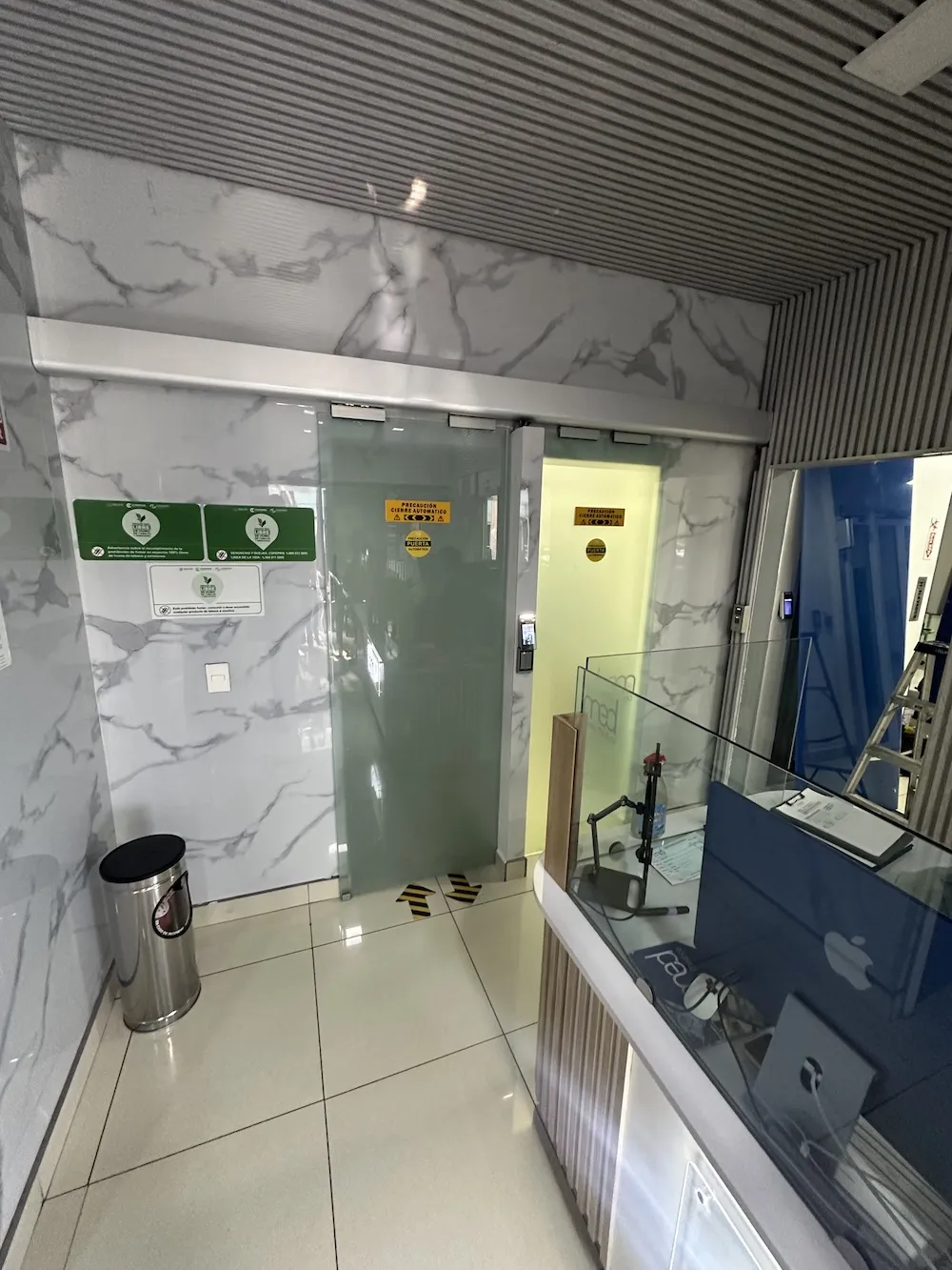 Proyecto Proyecto Med Centro Medico Puertas Automaticas - Smart Film (PDLC) - Foto 2