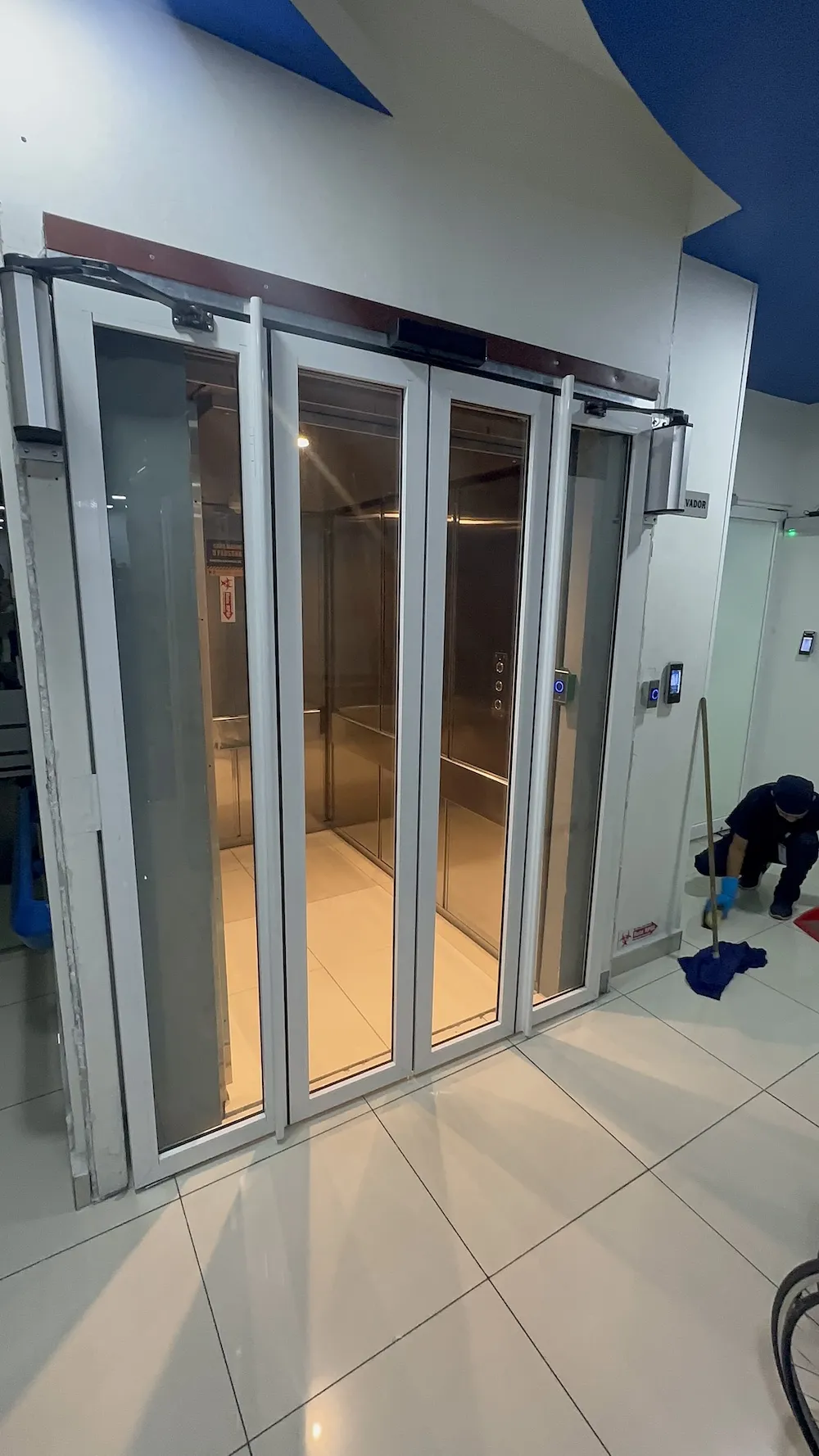 Proyecto Proyecto Med Centro Medico Puertas Plegables Automaticas Puertas Automaticas - Smart Film (PDLC) - Foto 12