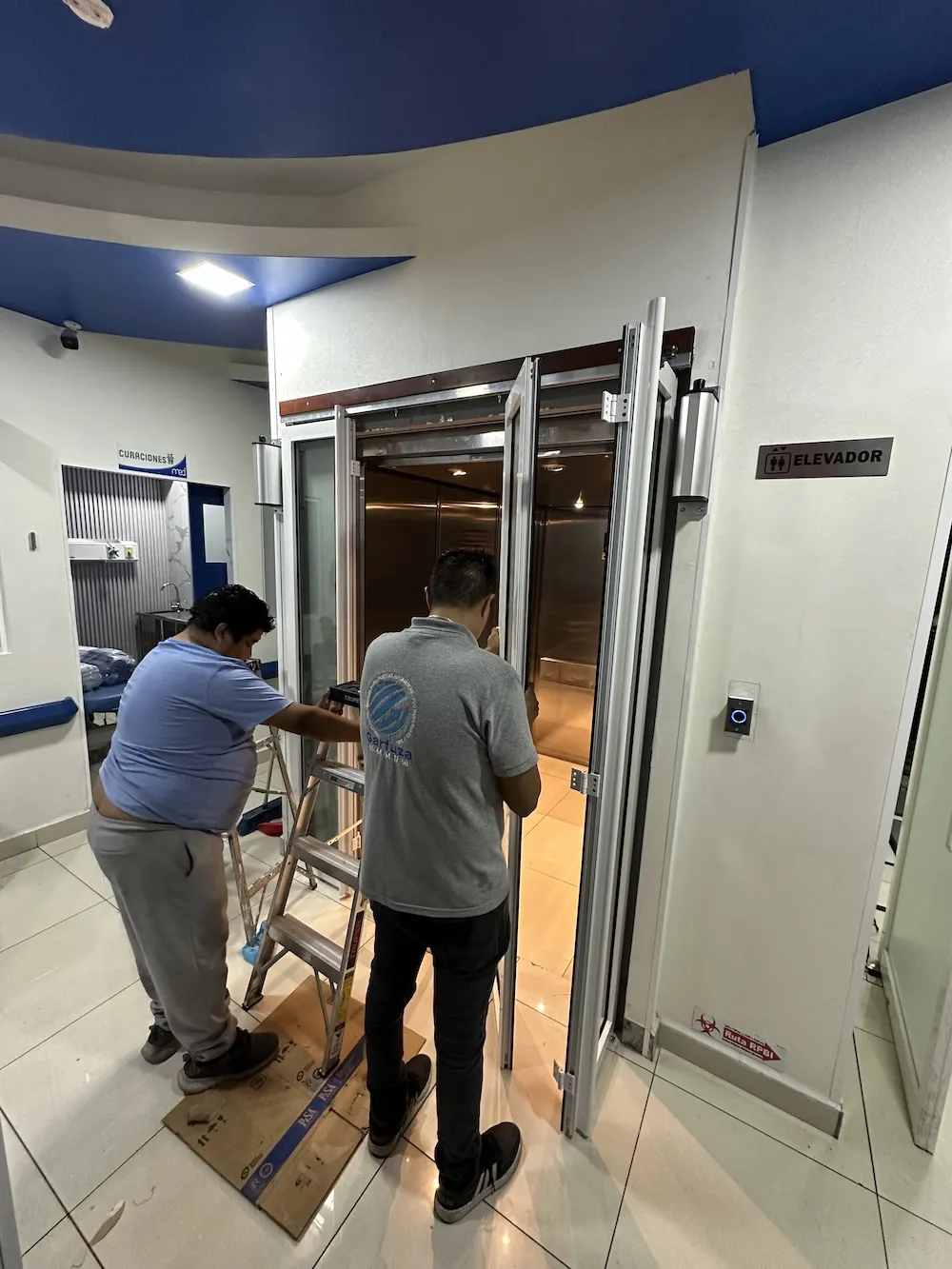 Proyecto Proyecto Med Centro Medico Puertas Plegables Automaticas Puertas Automaticas - Smart Film (PDLC) - Foto 3