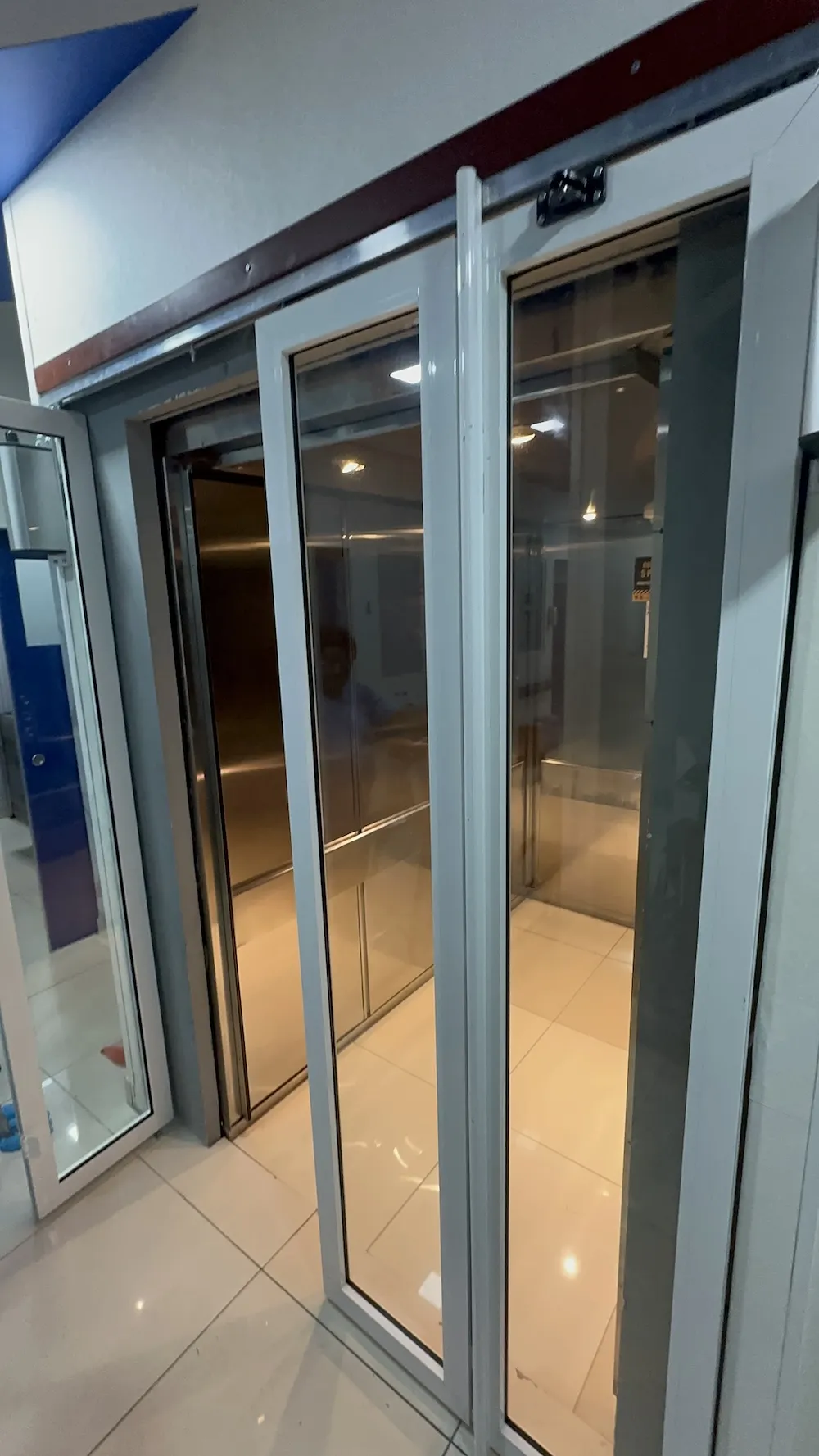 Proyecto Proyecto Med Centro Medico Puertas Plegables Automaticas Puertas Automaticas - Smart Film (PDLC) - Foto 6