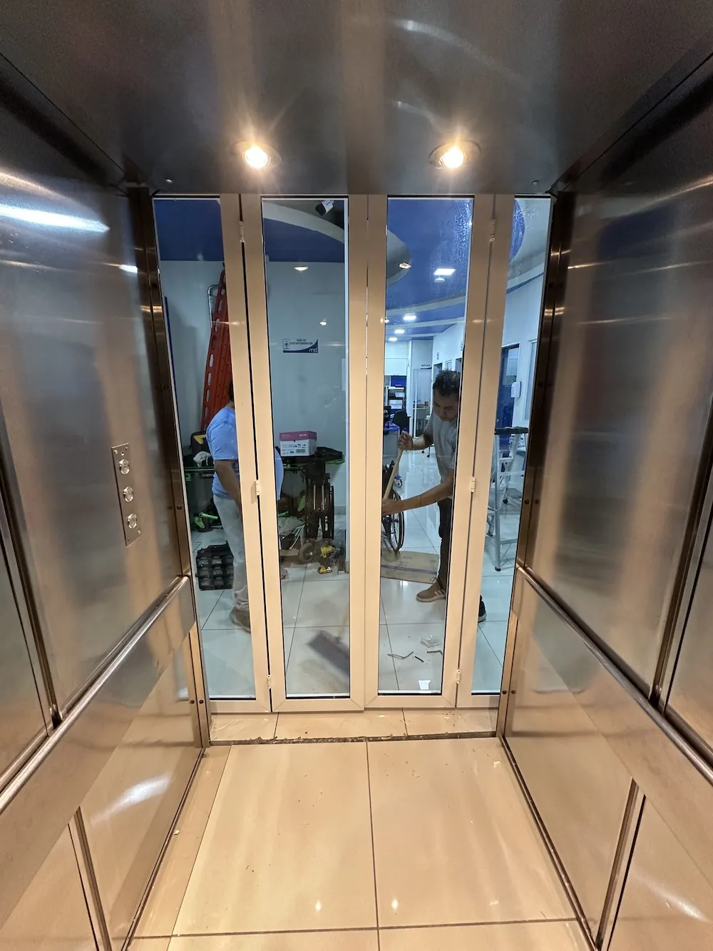 Proyecto Proyecto Med Centro Medico Puertas Plegables Automaticas Puertas Automaticas - Smart Film (PDLC) - Foto 8