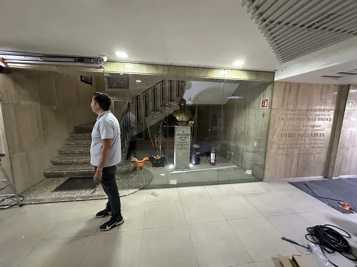 Proyecto Proyecto Puerta Cnc Buenavista - Smart Film (PDLC) - Foto 6