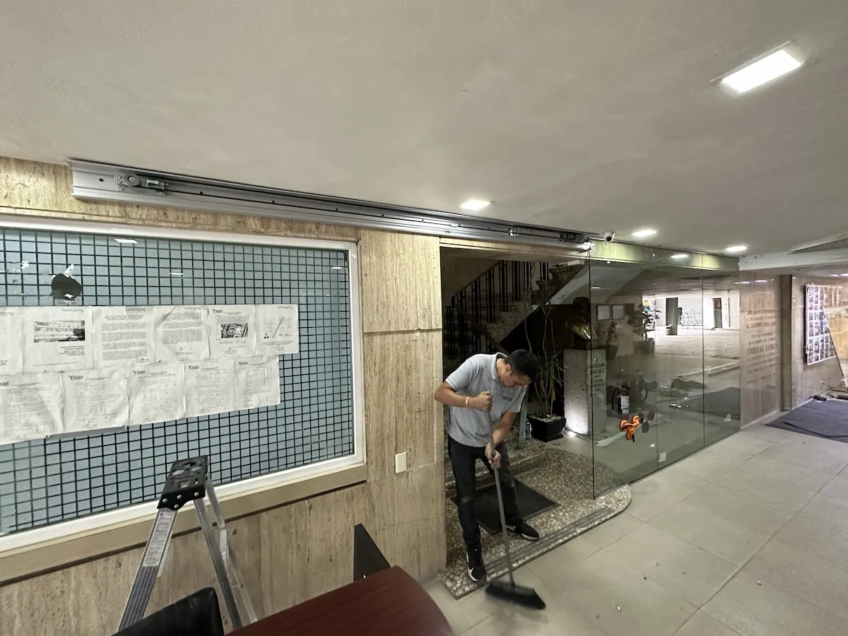 Proyecto Proyecto Puerta Cnc Buenavista - Smart Film (PDLC) - Foto 7