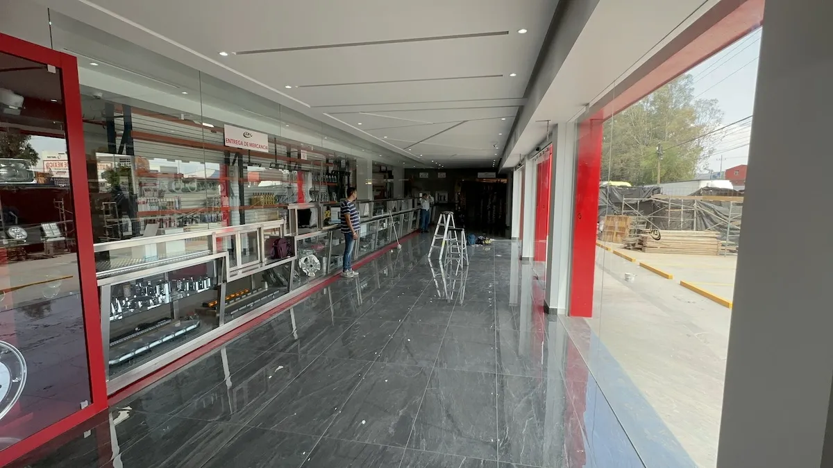 Proyecto Proyecto Refaccionaria Del Norte Puertas Automaticas - Smart Film (PDLC) - Foto 2