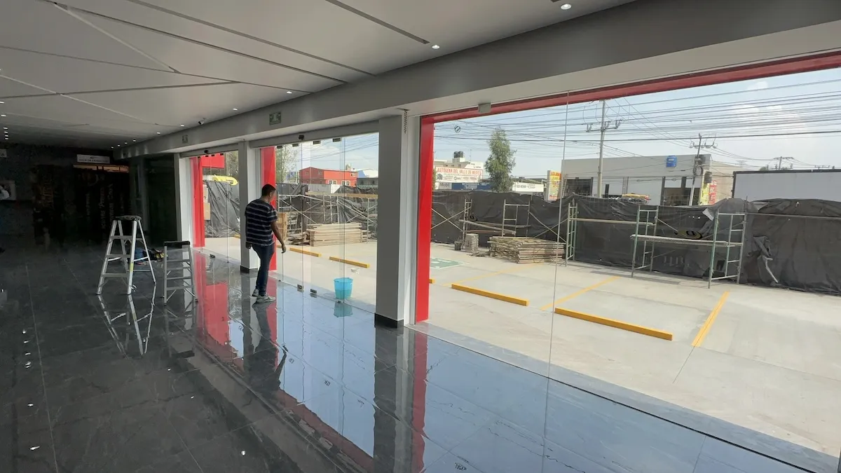 Proyecto Proyecto Refaccionaria Del Norte Puertas Automaticas - Smart Film (PDLC) - Foto 3