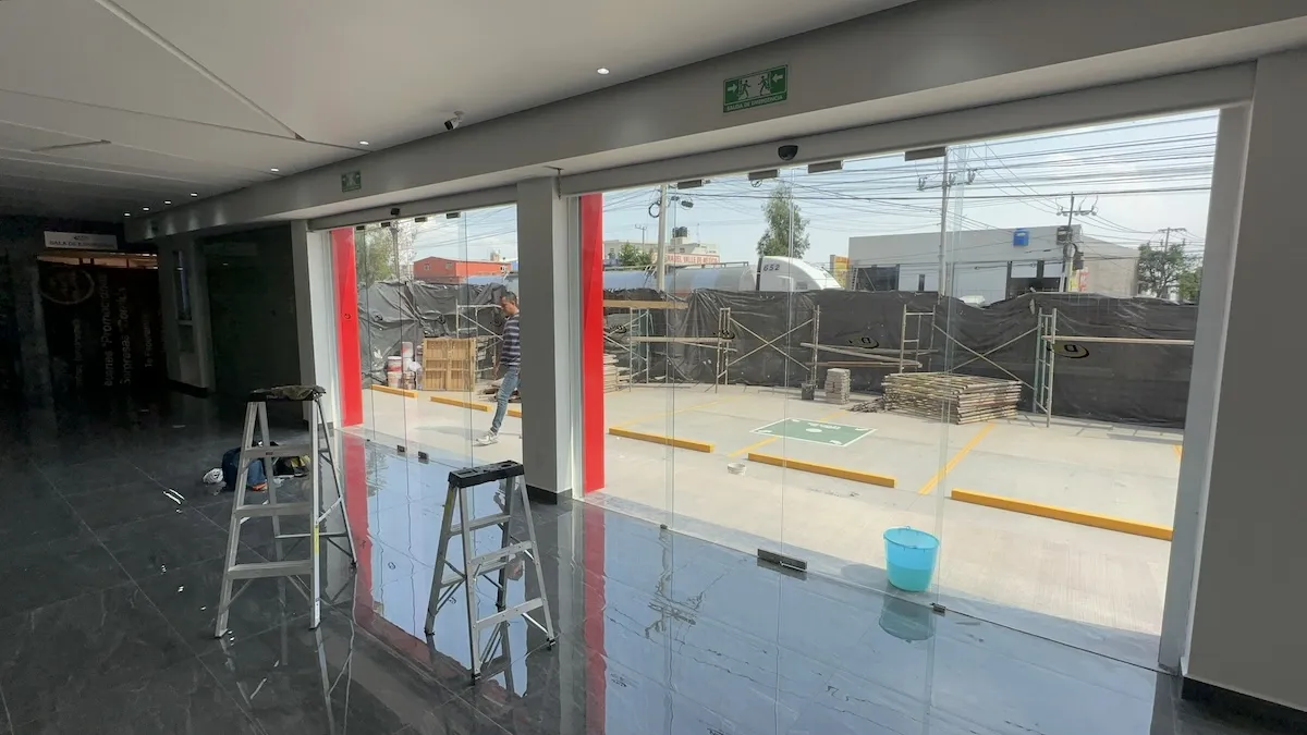 Proyecto Proyecto Refaccionaria Del Norte Puertas Automaticas - Smart Film (PDLC) - Foto 5