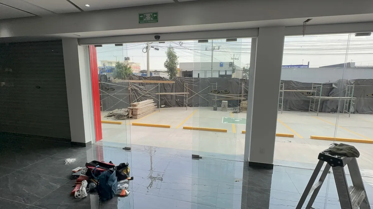 Proyecto Proyecto Refaccionaria Del Norte Puertas Automaticas - Smart Film (PDLC) - Foto 7