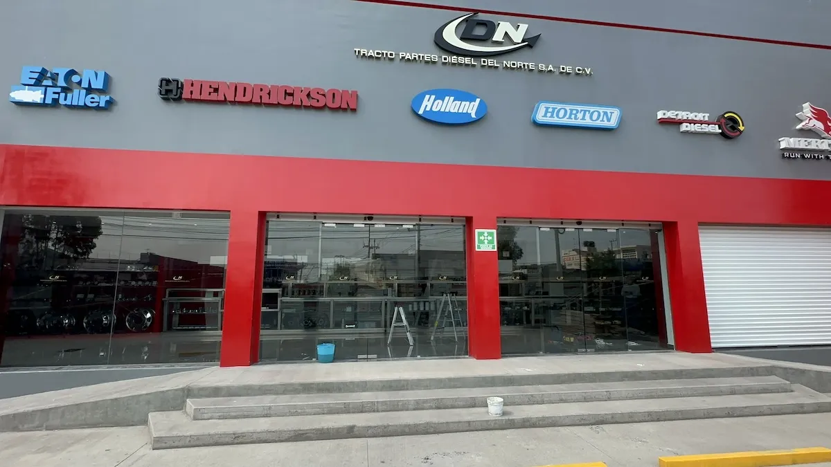 Proyecto Proyecto Refaccionaria Del Norte Puertas Automaticas - Smart Film (PDLC) - Foto 8