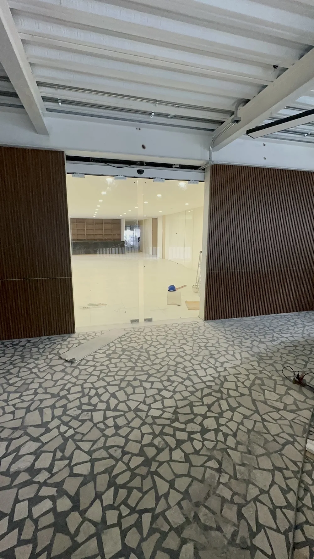 Proyecto Proyecto Restaurante Plaza China Eje Central Puerta Automatica - Smart Film (PDLC) - Foto 22