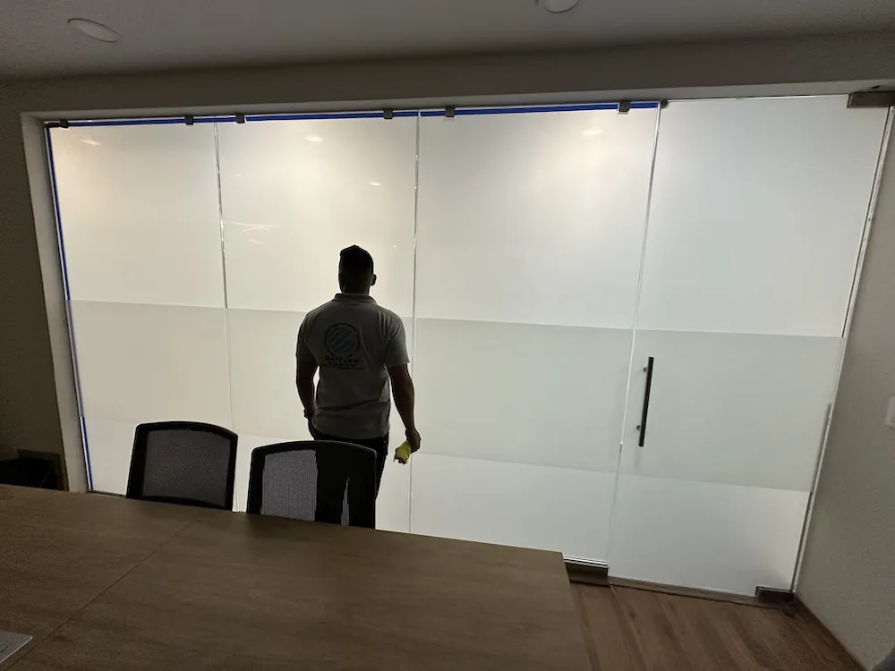 Proyecto Proyecto Sala De Juntas 1 Solidfarma Smart Film - Smart Film (PDLC) - Foto 10