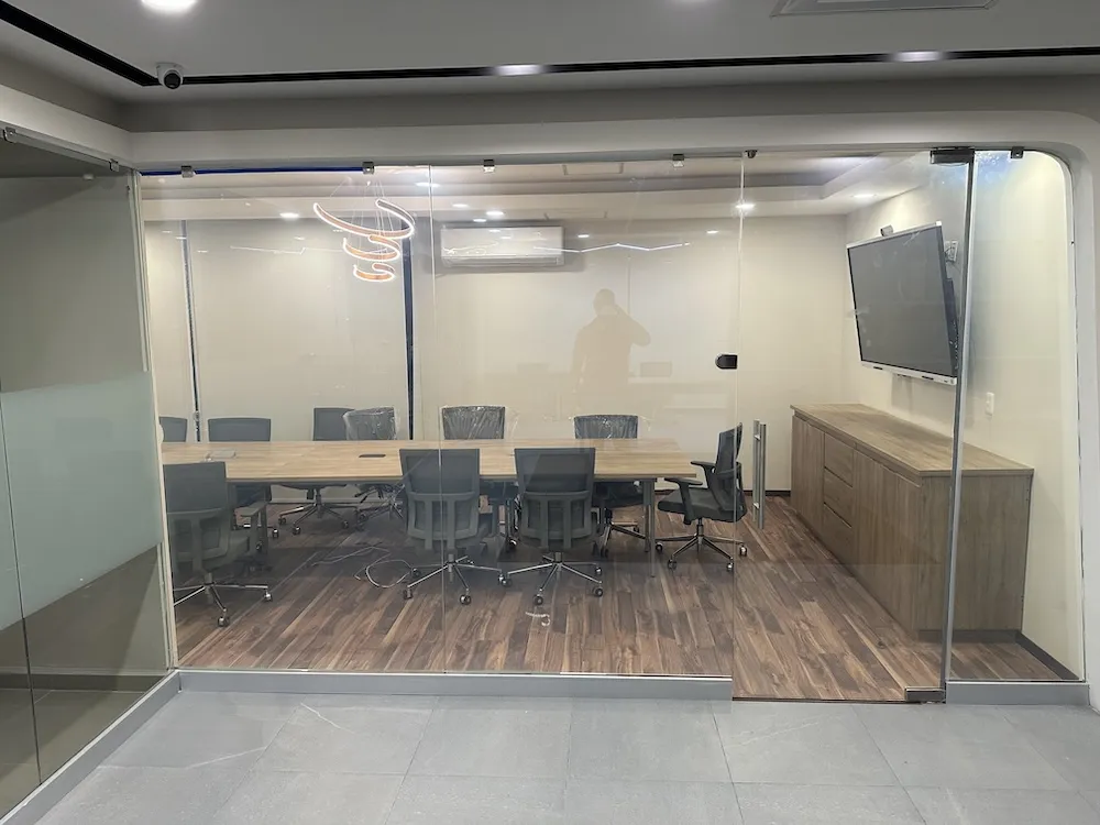 Proyecto Proyecto Sala De Juntas 2 Solidfarma Smart Film - Smart Film (PDLC) - Foto 13