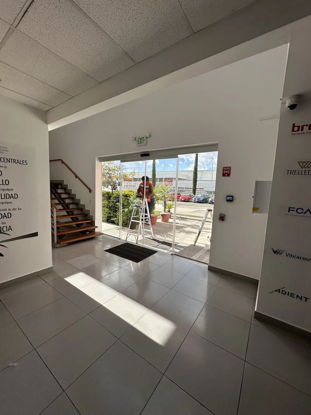 Proyecto Proyecto Shape Corp Queretaro Puertas Automaticas - Smart Film (PDLC) - Foto 17