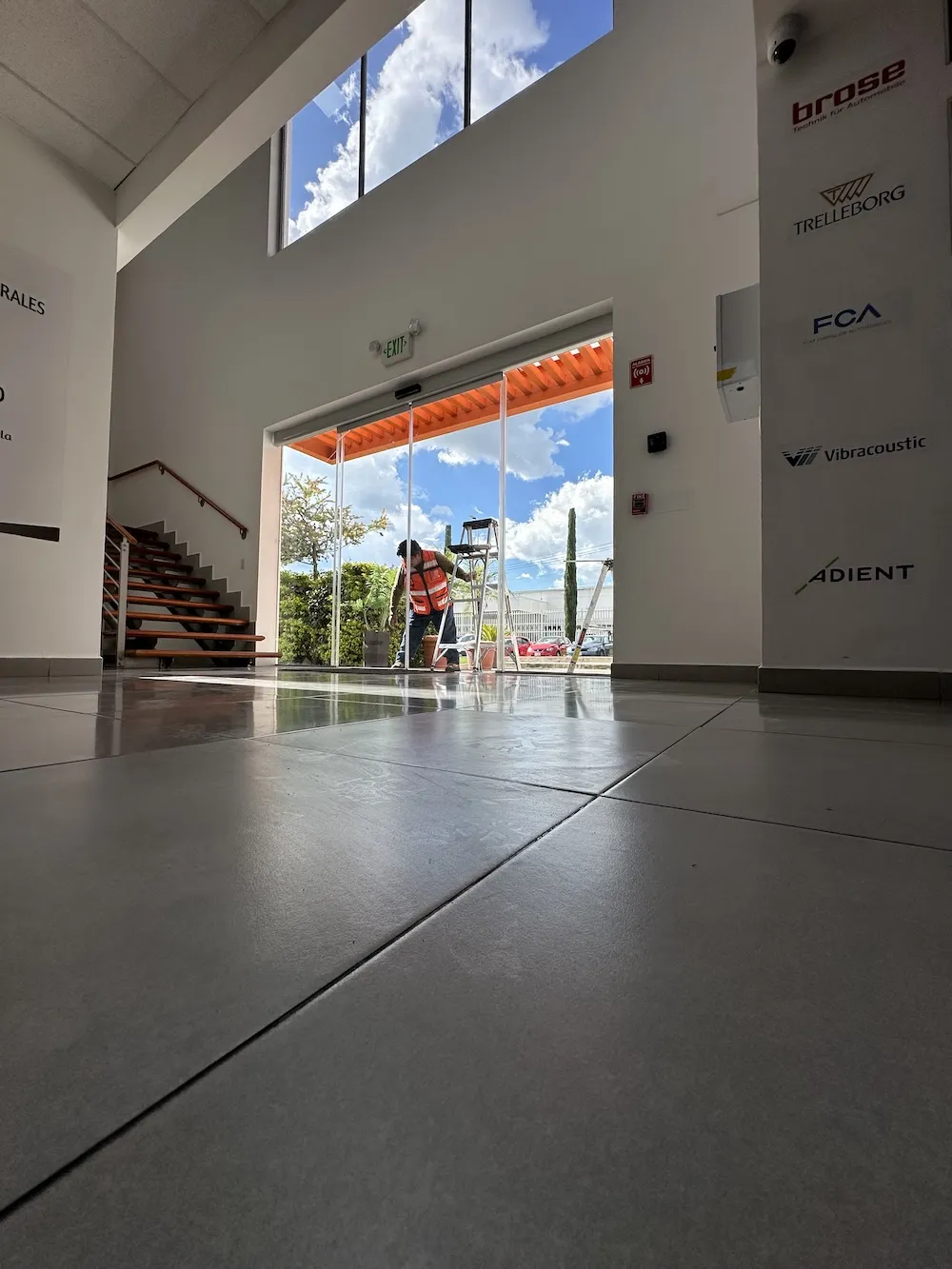 Proyecto Proyecto Shape Corp Queretaro Puertas Automaticas - Smart Film (PDLC) - Foto 18