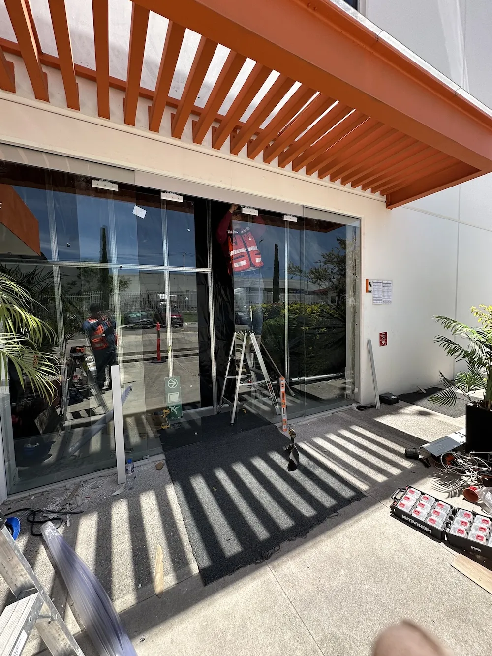 Proyecto Proyecto Shape Corp Queretaro Puertas Automaticas - Smart Film (PDLC) - Foto 8