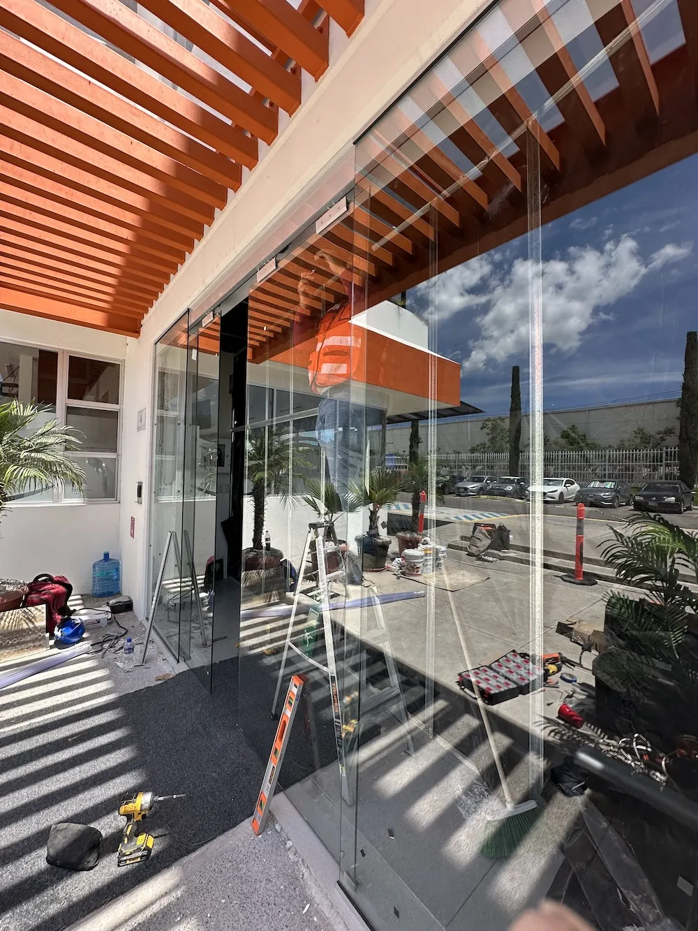 Proyecto Proyecto Shape Corp Queretaro Puertas Automaticas - Smart Film (PDLC) - Foto 9